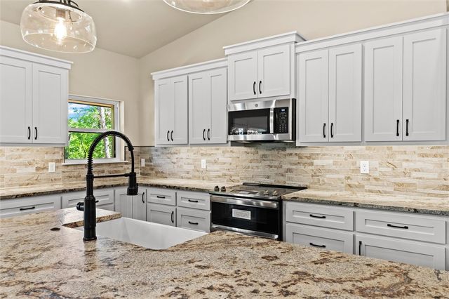 322 Madison 1458, Huntsville, AR 72740