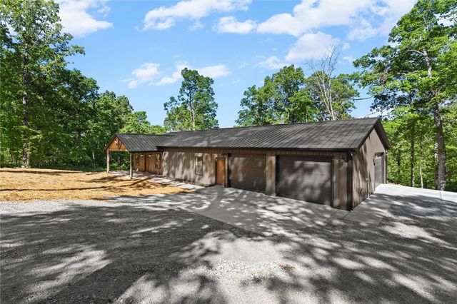 322 Madison 1458, Huntsville, AR 72740
