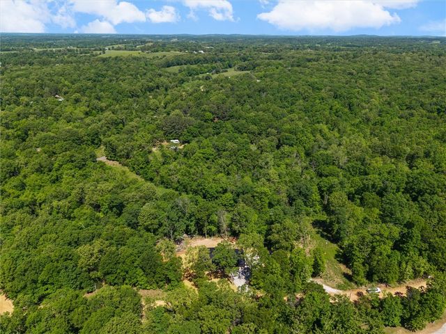 322 Madison 1458, Huntsville, AR 72740