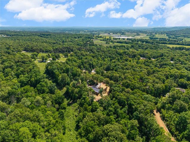322 Madison 1458, Huntsville, AR 72740