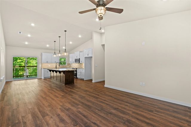 322 Madison 1458, Huntsville, AR 72740