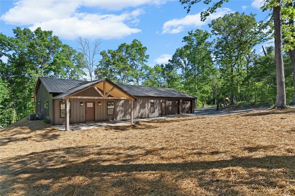 322 Madison 1458, Huntsville, AR 72740