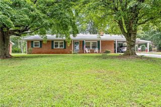 3805 Littlebrook Drive, Clemmons, NC 27012