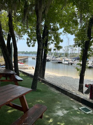 59 Marina Cove Drive, Niceville, FL 32578