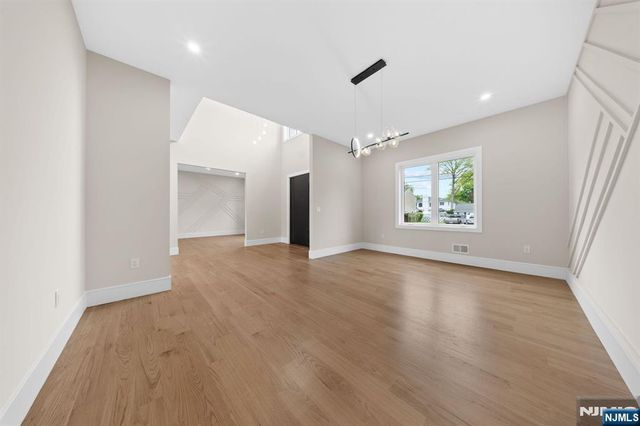 317 Edstan Way, Paramus, NJ 07652