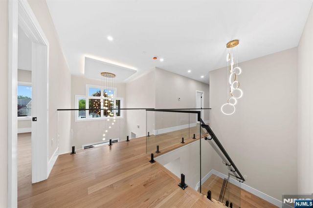 317 Edstan Way, Paramus, NJ 07652