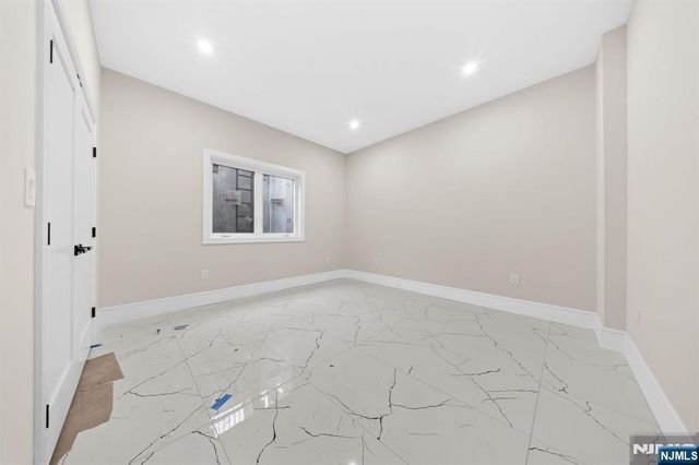 317 Edstan Way, Paramus, NJ 07652