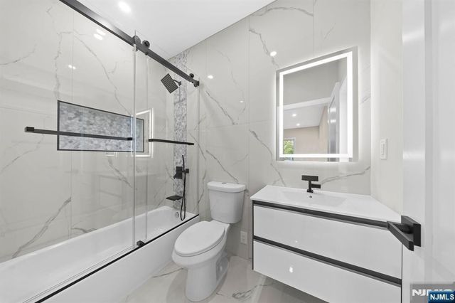 317 Edstan Way, Paramus, NJ 07652