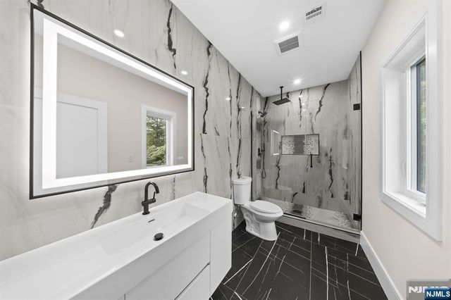 317 Edstan Way, Paramus, NJ 07652