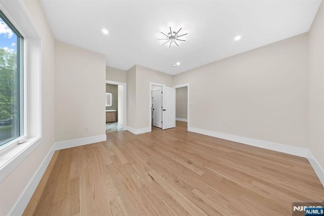 317 Edstan Way, Paramus, NJ 07652