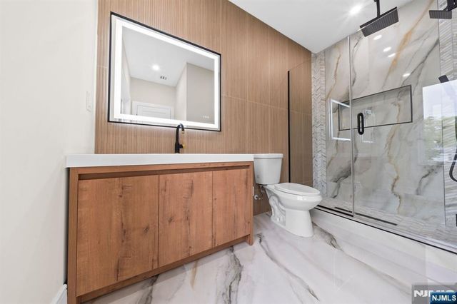 317 Edstan Way, Paramus, NJ 07652