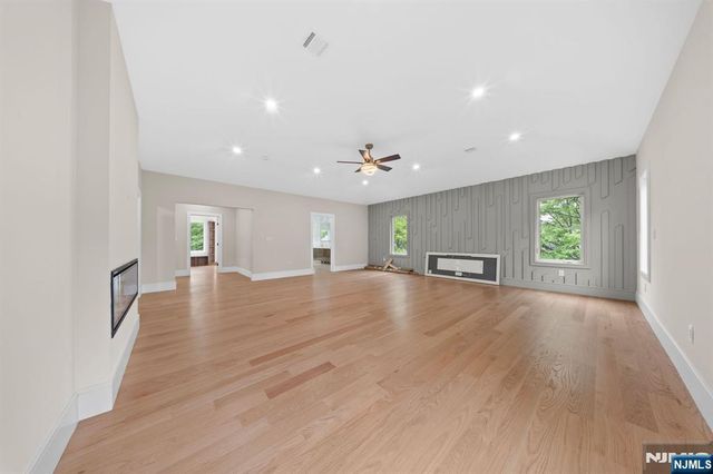 317 Edstan Way, Paramus, NJ 07652