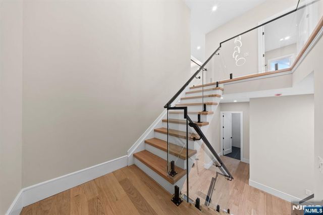317 Edstan Way, Paramus, NJ 07652