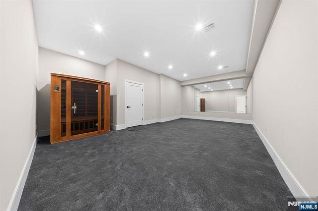 317 Edstan Way, Paramus, NJ 07652