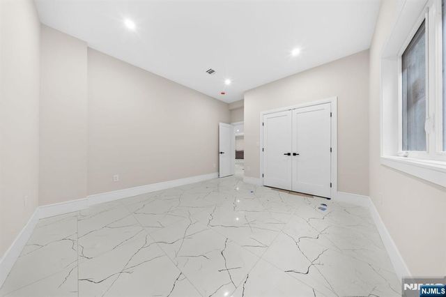317 Edstan Way, Paramus, NJ 07652