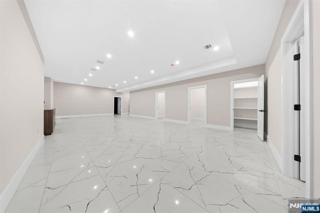 317 Edstan Way, Paramus, NJ 07652