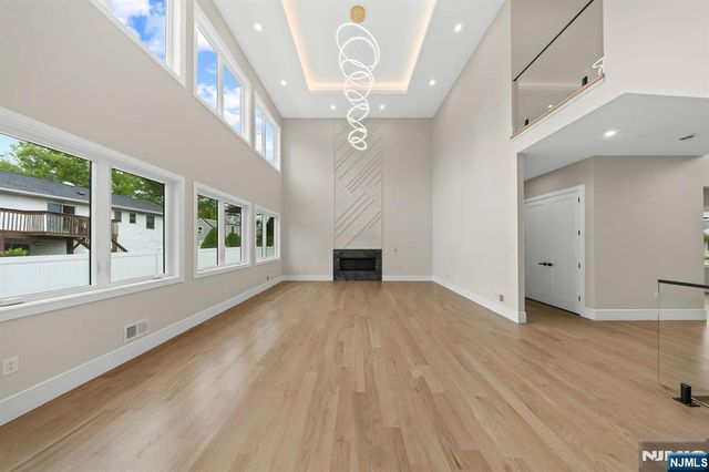 317 Edstan Way, Paramus, NJ 07652