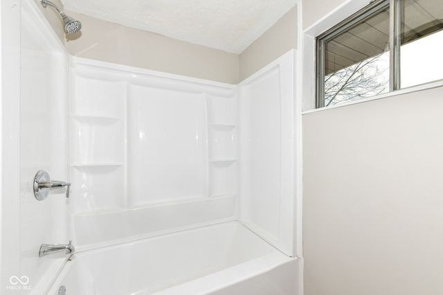 2328 E 9th Street, Anderson, IN 46012