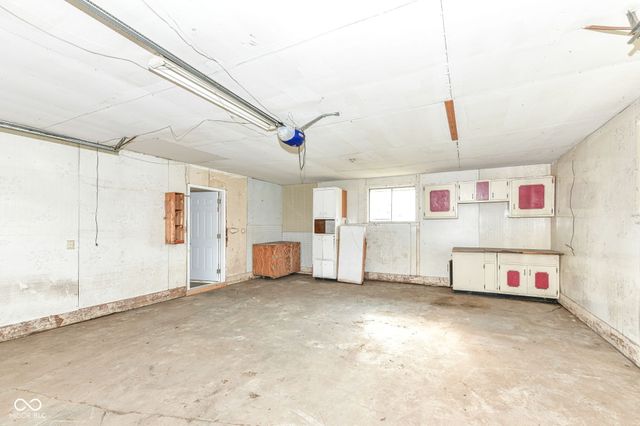 2328 E 9th Street, Anderson, IN 46012