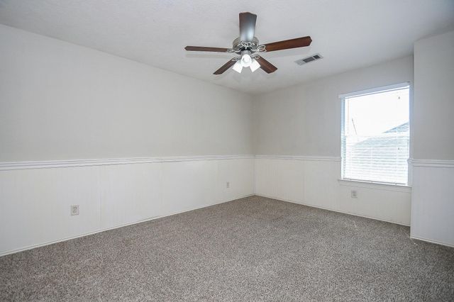 3207 English Oaks Boulevard, Pearland, TX 77584