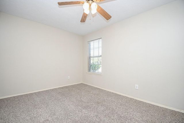 3207 English Oaks Boulevard, Pearland, TX 77584