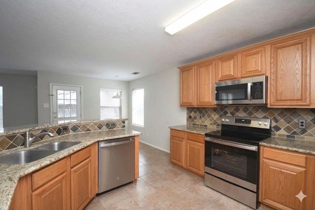 3207 English Oaks Boulevard, Pearland, TX 77584