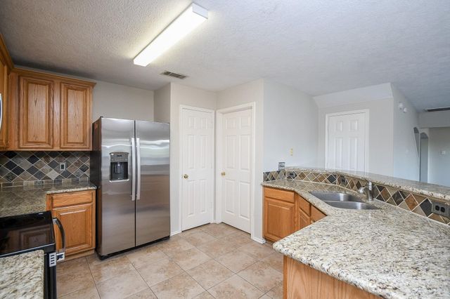 3207 English Oaks Boulevard, Pearland, TX 77584