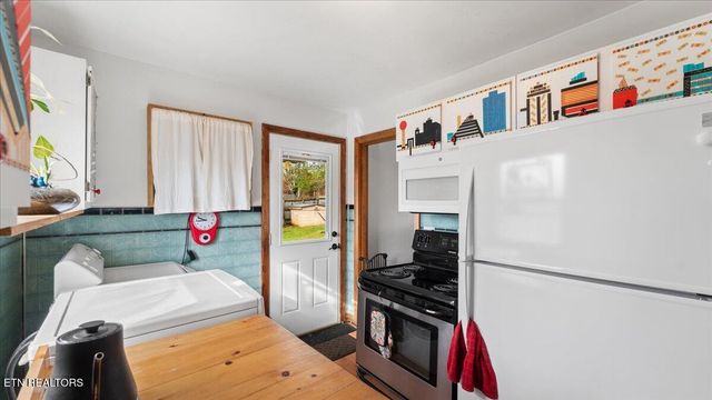 10528 Thorngrove Pike, Strawberry Plains, TN 37871