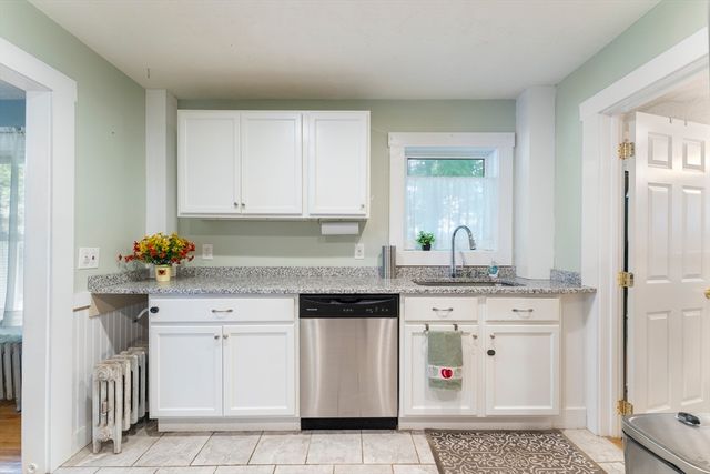7 Terrace Pl, Fitchburg, MA 01420