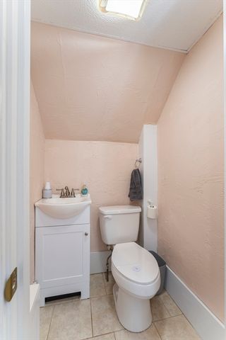 7 Terrace Pl, Fitchburg, MA 01420