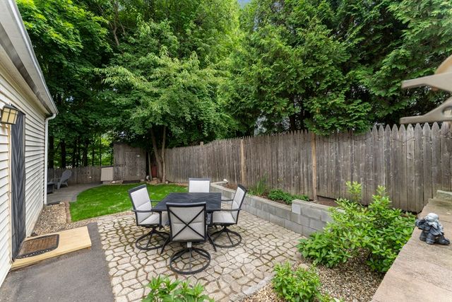 7 Terrace Pl, Fitchburg, MA 01420