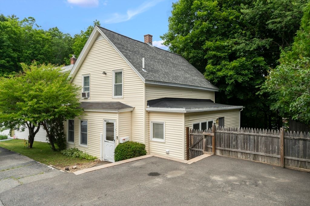 7 Terrace Pl, Fitchburg, MA 01420