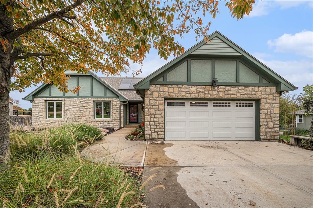 17688 157 Terrace, Basehor, KS 66007