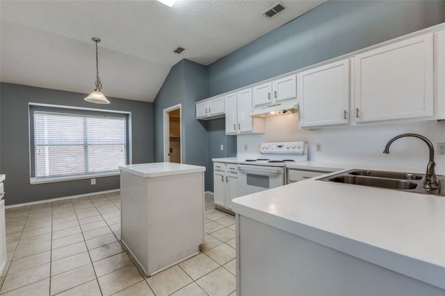 3219 Springleaf Drive, Mesquite, TX 75181