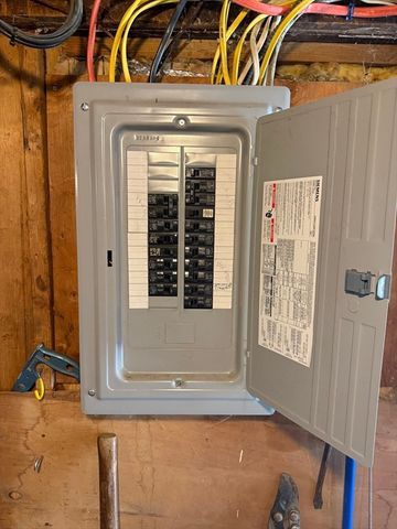 41 N Paul St, Stoughton, MA 02072