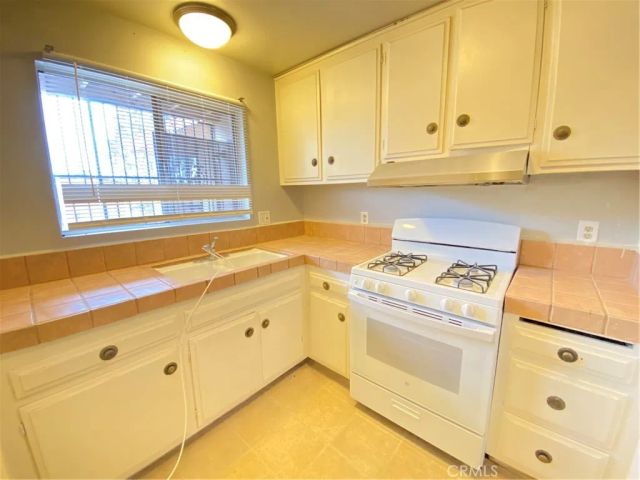 2153 W Brownwood, Anaheim, CA 92801