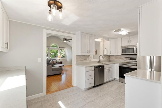 60 Lakeshore Avenue, Beverly, MA 01915