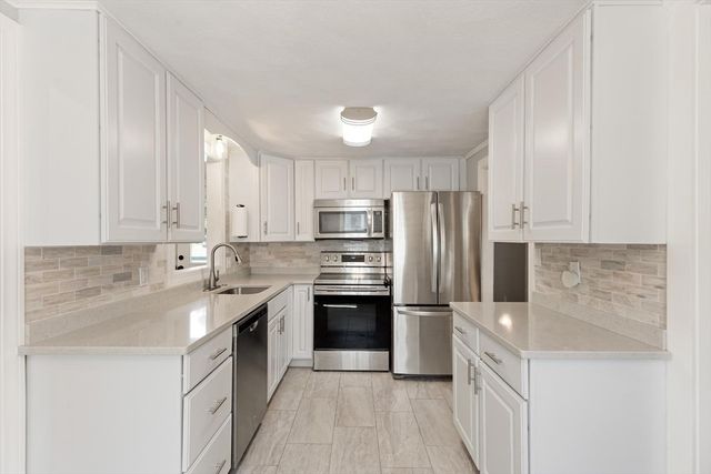 60 Lakeshore Avenue, Beverly, MA 01915