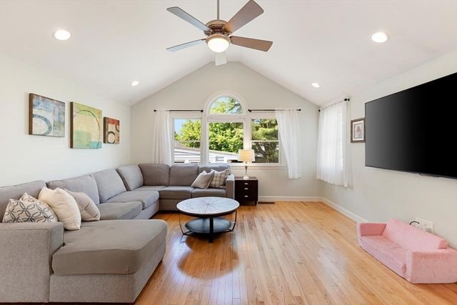 60 Lakeshore Avenue, Beverly, MA 01915