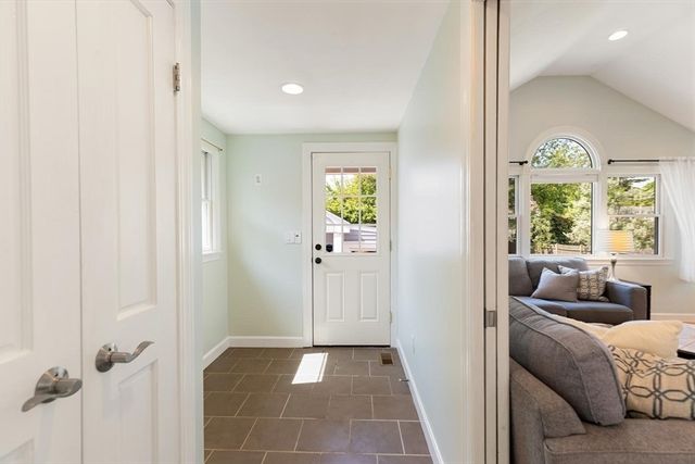 60 Lakeshore Avenue, Beverly, MA 01915