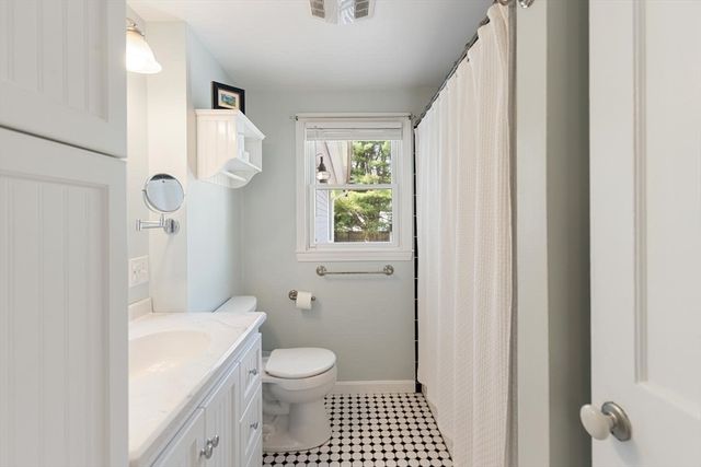 60 Lakeshore Avenue, Beverly, MA 01915