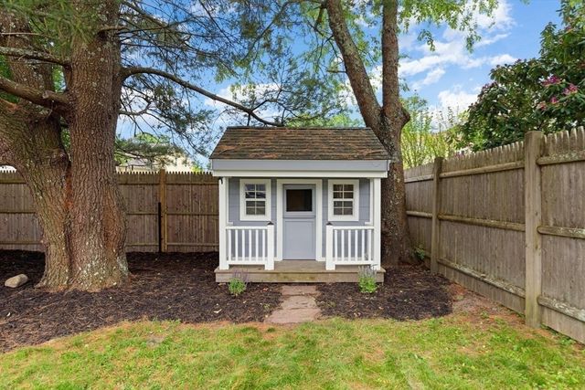 60 Lakeshore Avenue, Beverly, MA 01915