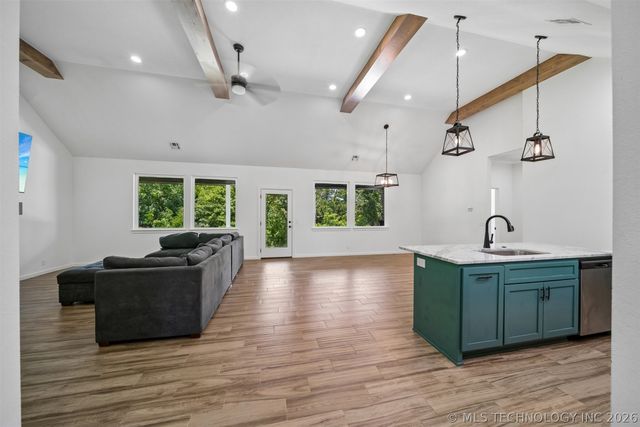 18983 Round Mountain Road, Catoosa, OK 74015