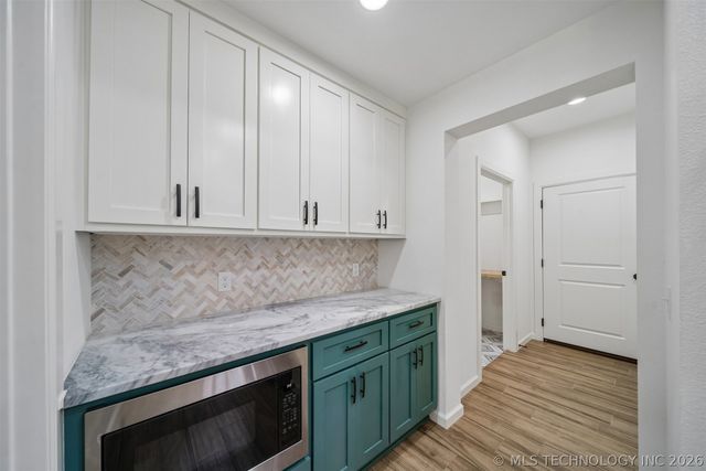 18983 Round Mountain Road, Catoosa, OK 74015