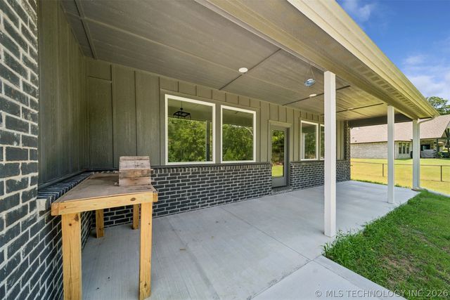 18983 Round Mountain Road, Catoosa, OK 74015