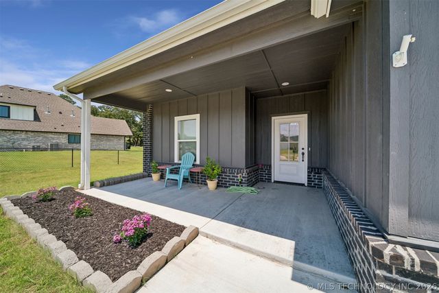 18983 Round Mountain Road, Catoosa, OK 74015