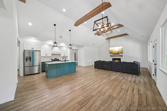 18983 Round Mountain Road, Catoosa, OK 74015