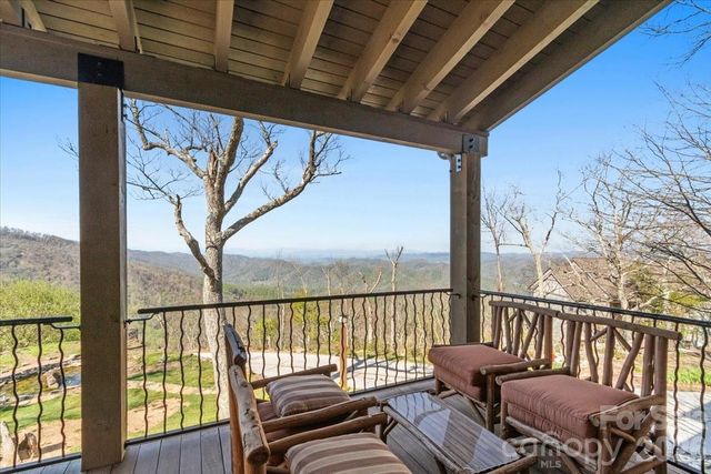 9 Hawks Ledge Trail, Burnsville, NC 28714