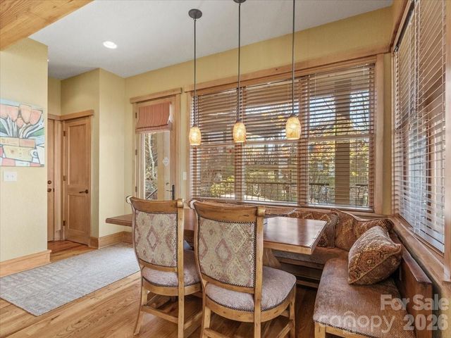 9 Hawks Ledge Trail, Burnsville, NC 28714