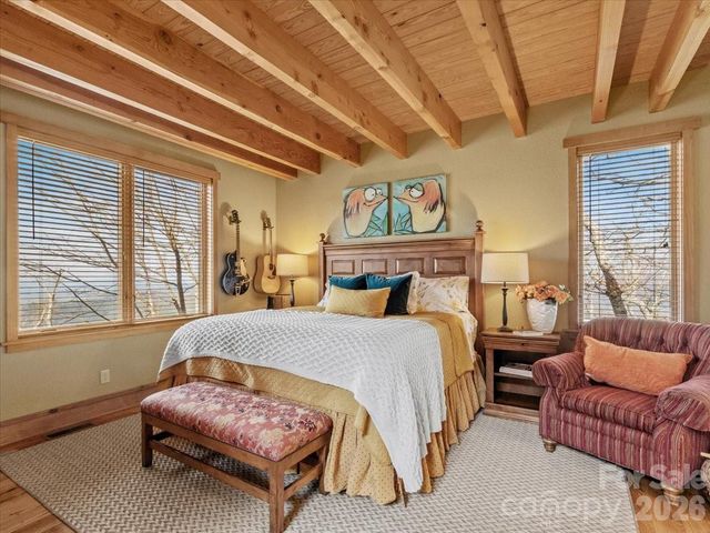 9 Hawks Ledge Trail, Burnsville, NC 28714